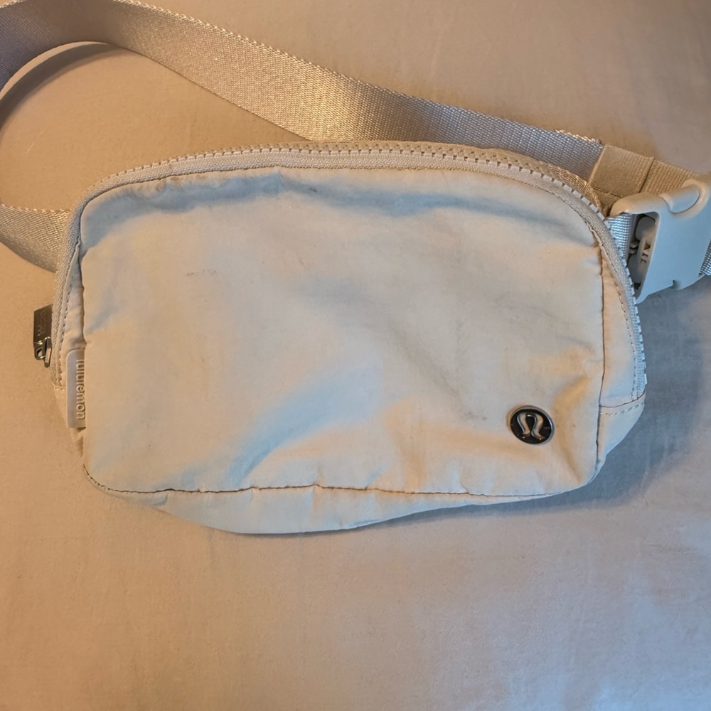 Lululemon white belt bag